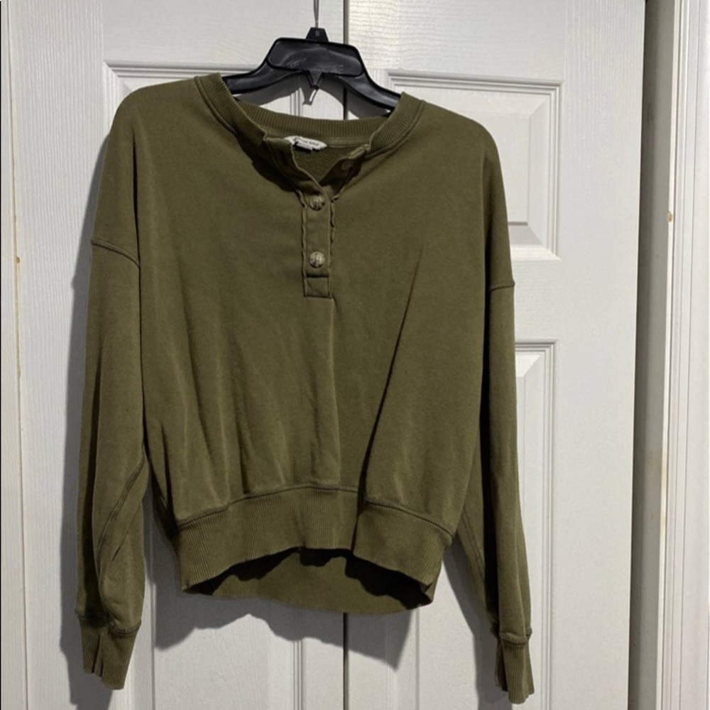 American Eagle Sweater